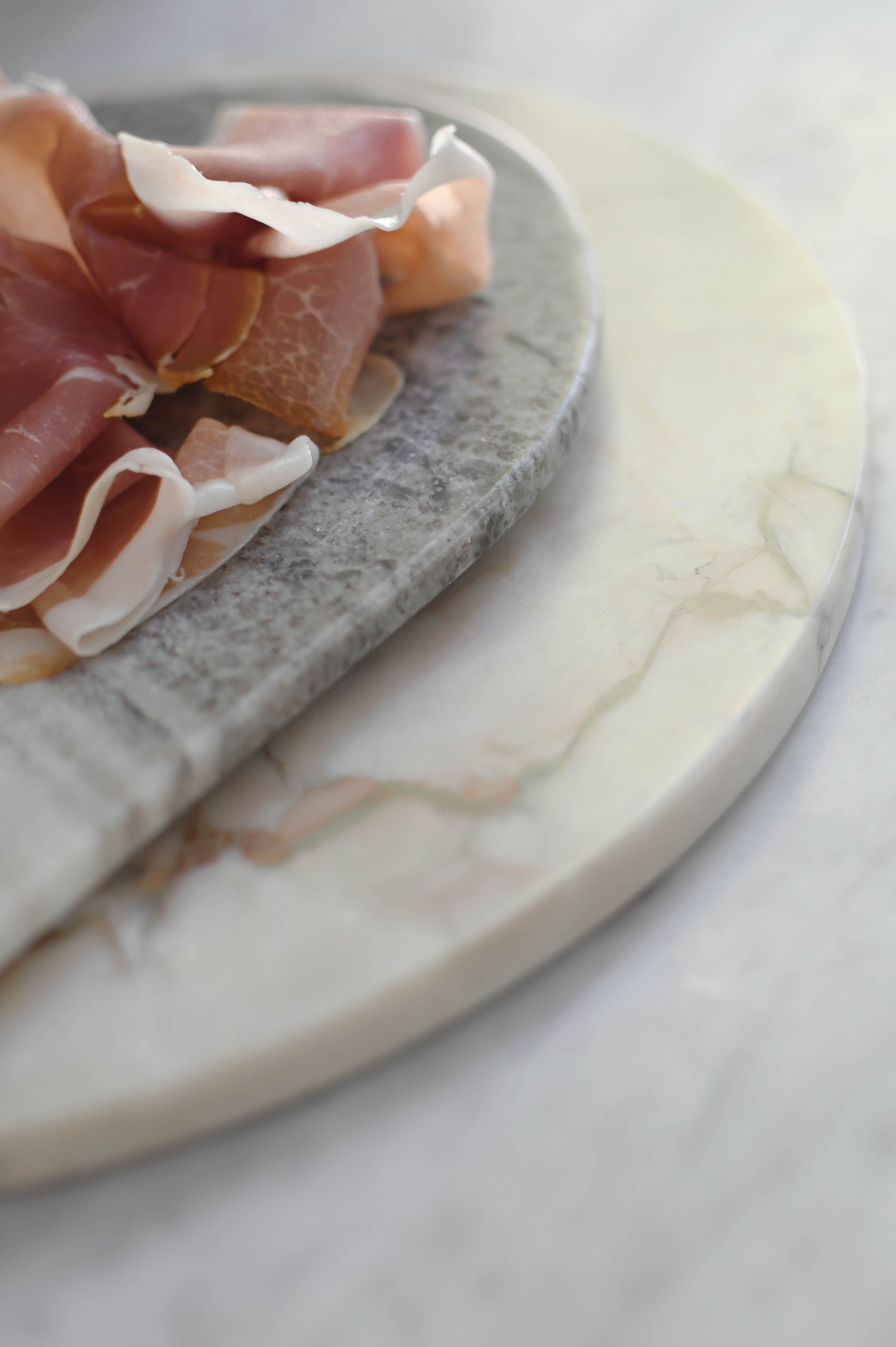 Marmor bakke, beige - L43 cm.